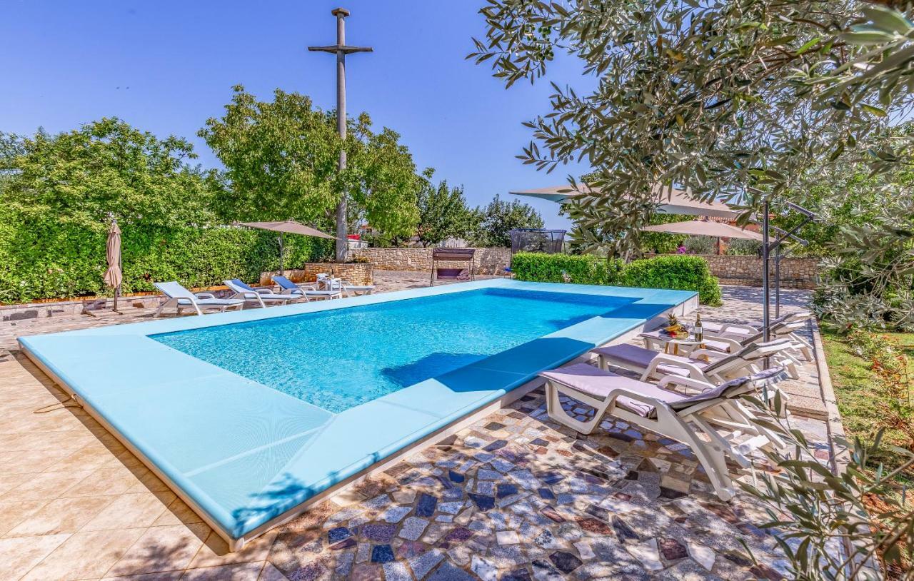 Desire Villa *